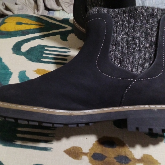 ⭐NWT BLACK VEGAN PULL ON WARM BOOTS WOMEN'S SHOES SIZE 9.5 MOTO BOOTIES - Picture 6 of 10